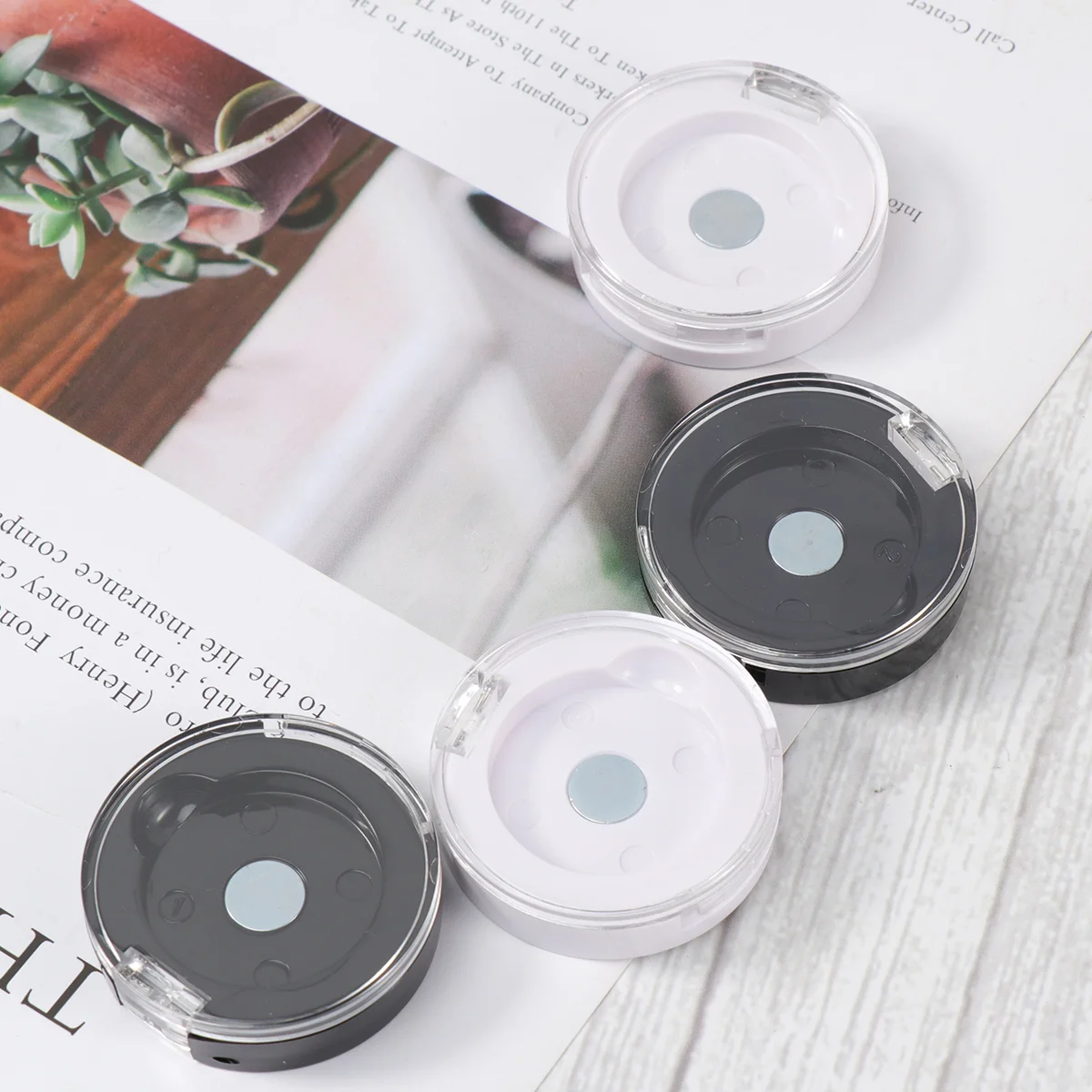 

4 Pcs Empty Makeup Palette Small Sample Containers Subpackaging Eyeshadow White