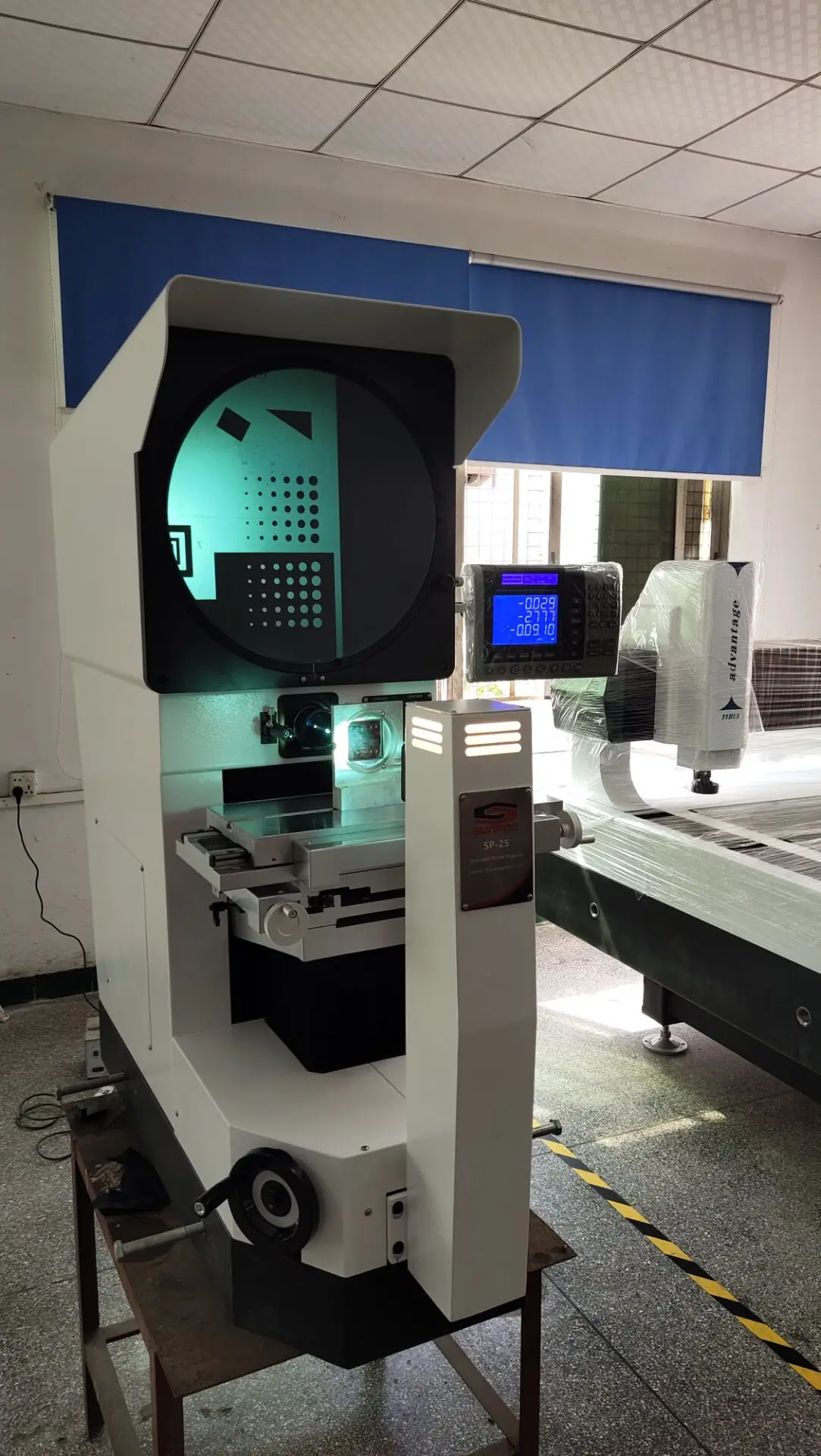 Mitutoyo Profilprojektor optischer Messprofilprojektor SP-25