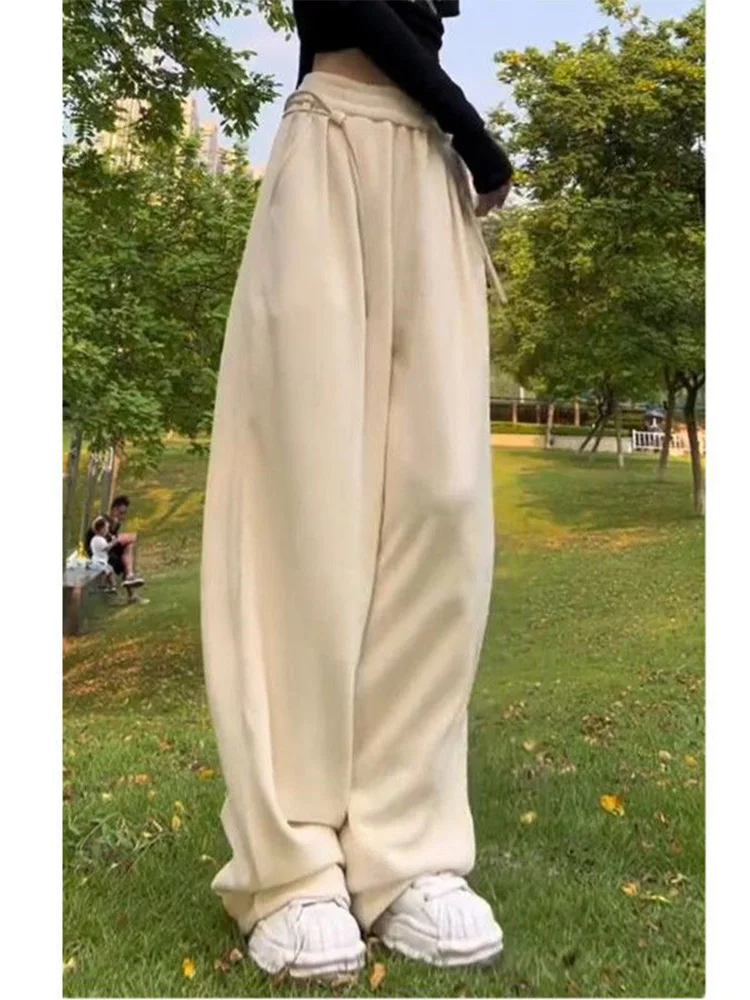 

Модные повседневные широкие брюки для женщин, спортивные брюки прямого кроя с высокой талией, летние брюки 2023 года, дизайнерская модель, свободные, стройнящие.