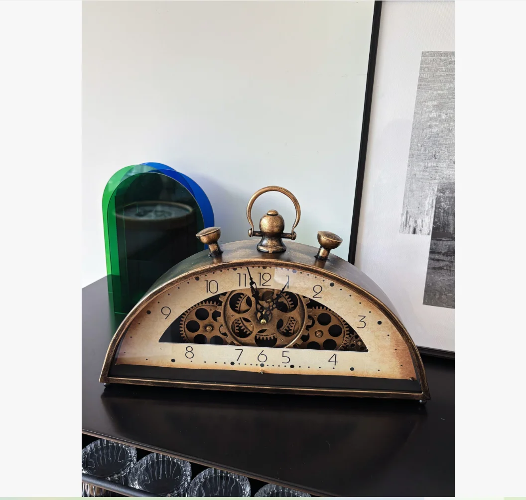 American Retro Light Luxury Living Room desktop Clock Art Creative Ornament High Sense Clock Home Clock Decoration