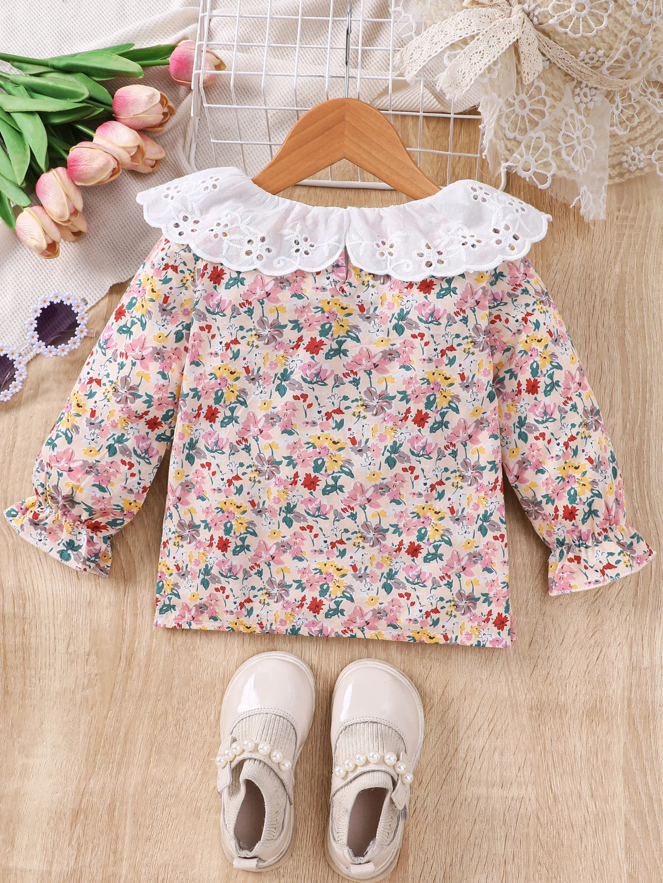 Girls\' Spring and Autumn New ProductsChildren\'s ClothingFloral ShirtsHollow DesignsLace CollarsSweet and Cute Long Sleeves