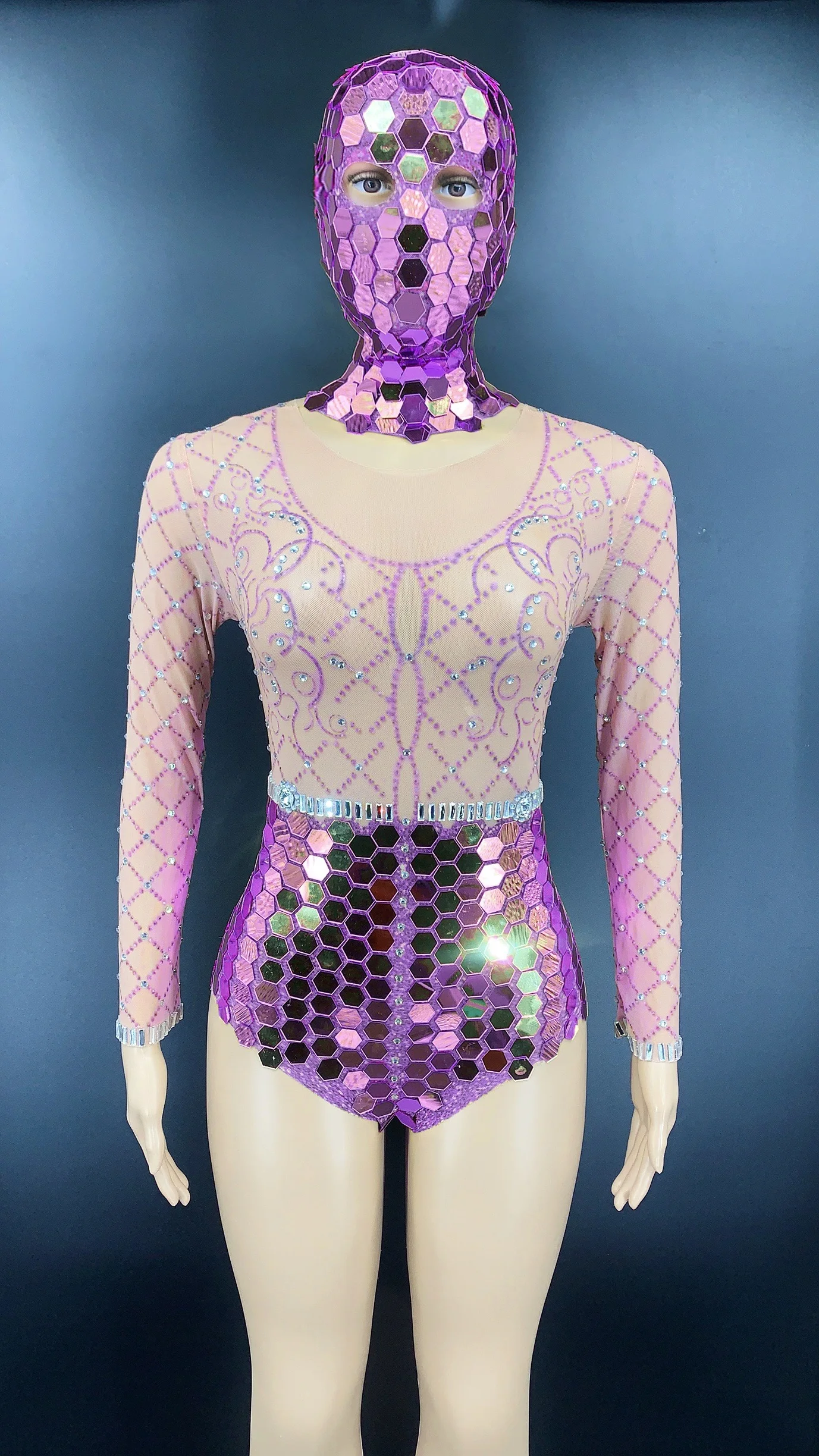 Kombinezon z cekinami lustrzanymi w wielu kolorach, kostium drag queen, strój sceniczny dla piosenkarza, tancerki, nakrycie głowy, kombinezon rave, model yj014 (2026)