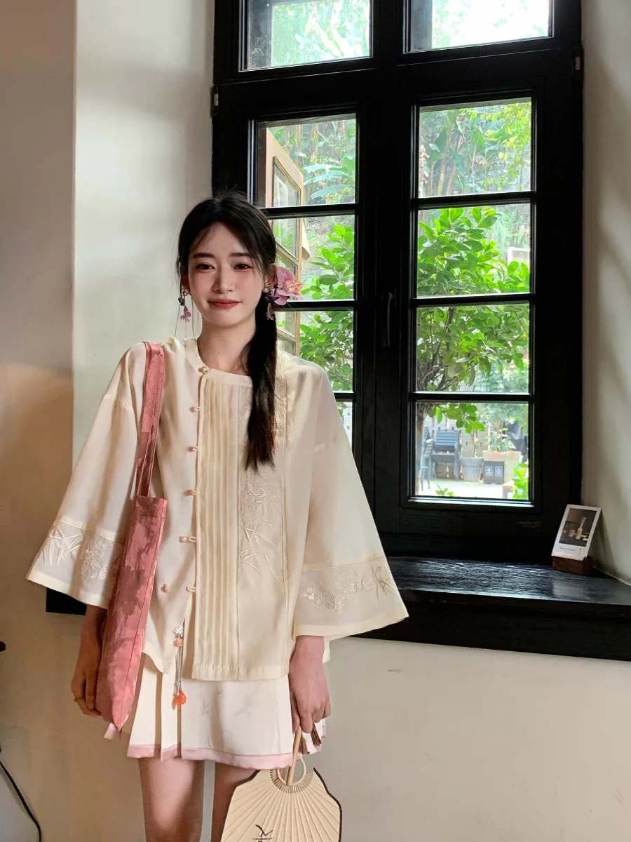 

New Women's Summer Silk Thread Embroidery Shirt Breathable Unique Style White Agate Women's Premium Quality Fashionable Top
