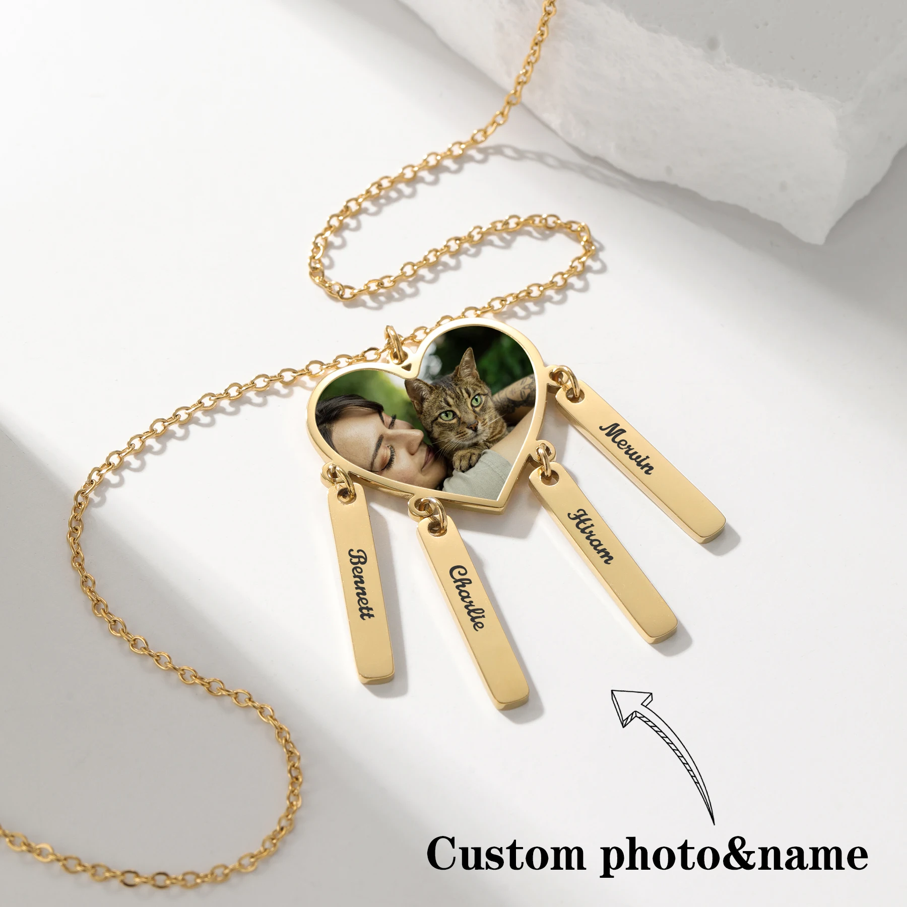 

Engraved Name Pendant Personalized Heart Photo Necklace Customized Family Name Pendant Vertical Bar Charm Gift for MOM Jewelry