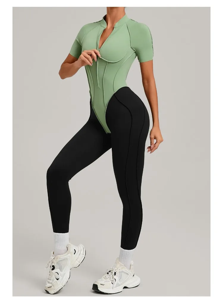 Gymdolphin Donna Rosso Nero Color Block Manica corta Cerniera Collo a lupetto Body aperto sul retro Tuta sportiva aderente Abbigliamento sportivo