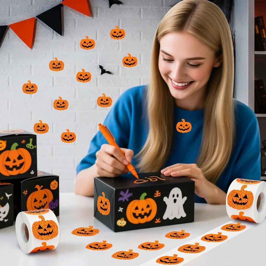 500 قطعة 1.5 بوصة ملصقات اليقطين للهالوين على شكل يقطين برتقالية ذاتية اللصق لمغلف حفلة الهالوين سجل القصاصات