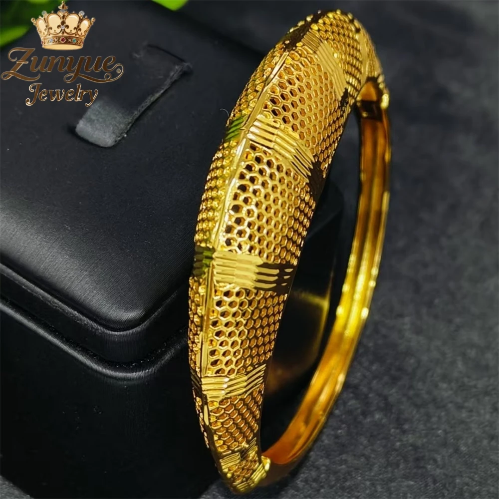 

Sand Gold Hollowed-Out Bracelet Luxury Quality Jewelry Best Selling Fashion Fine Jewelry Exquisite Charms Popular Elegant Gift