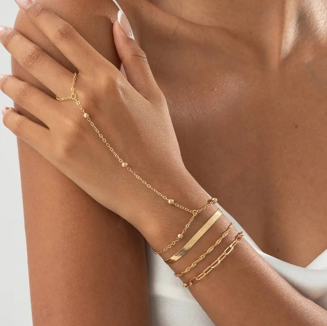 

4Pcs/Set Vintage Snake Chain Finger Bracelets for Women Gold Color Goth Style Hand Bangles for Wedding Jewelry Accessory