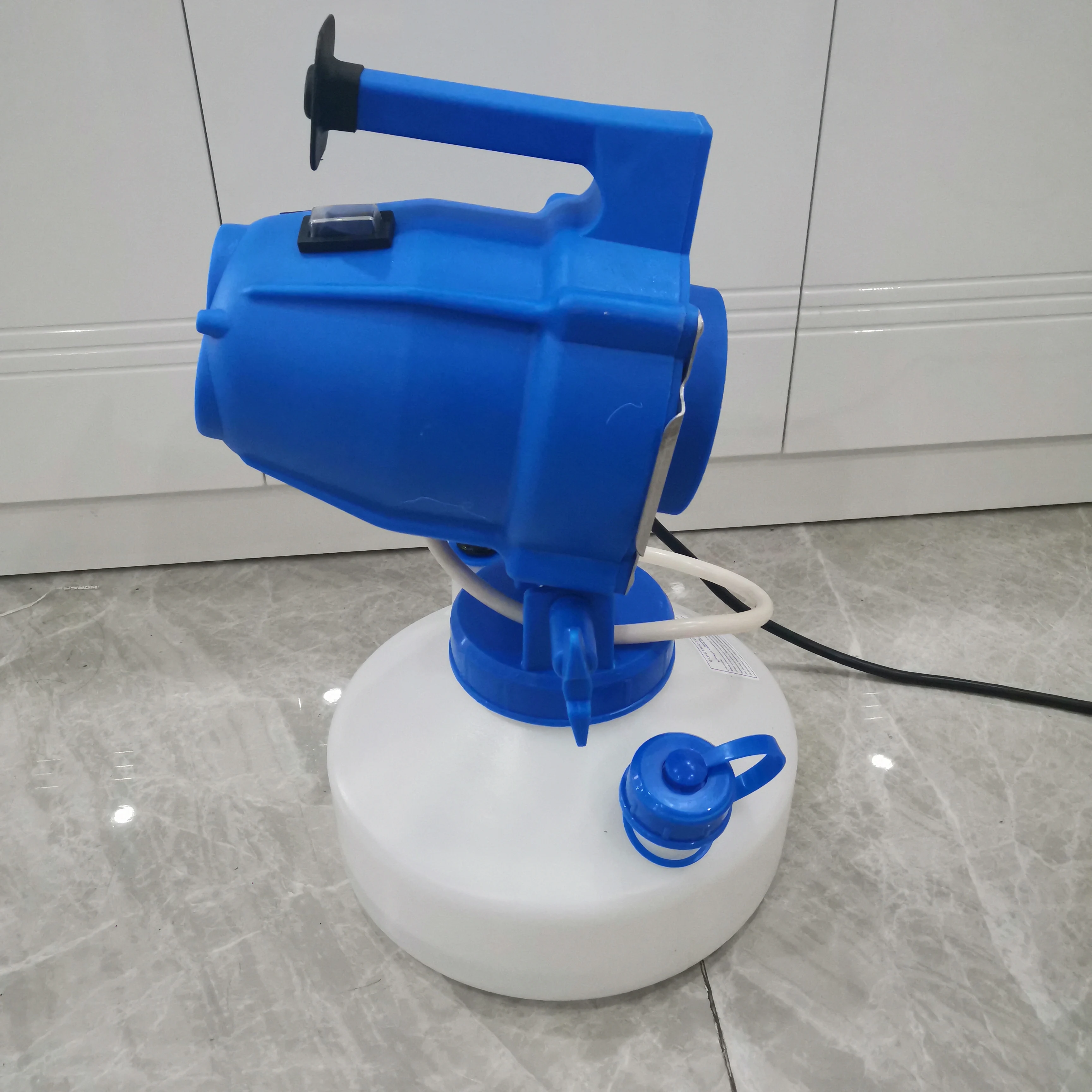 

4L 1200W ULV Cold Fogger Machine 3-Nozzle Disinfectant Sprayer Ultra Low Volume Electric Fogging Device 110V US Plug