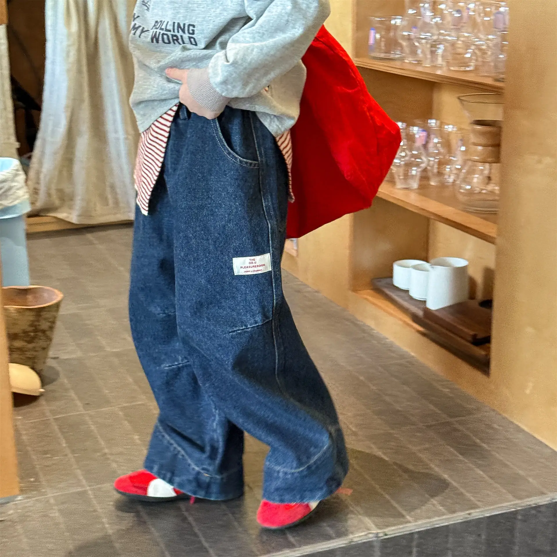 

2026 Spring New Children Denim Trousers Kids Casual Pants Fashion Boys Patch Jeans Girls Wide Leg Pants Toddler Clothes