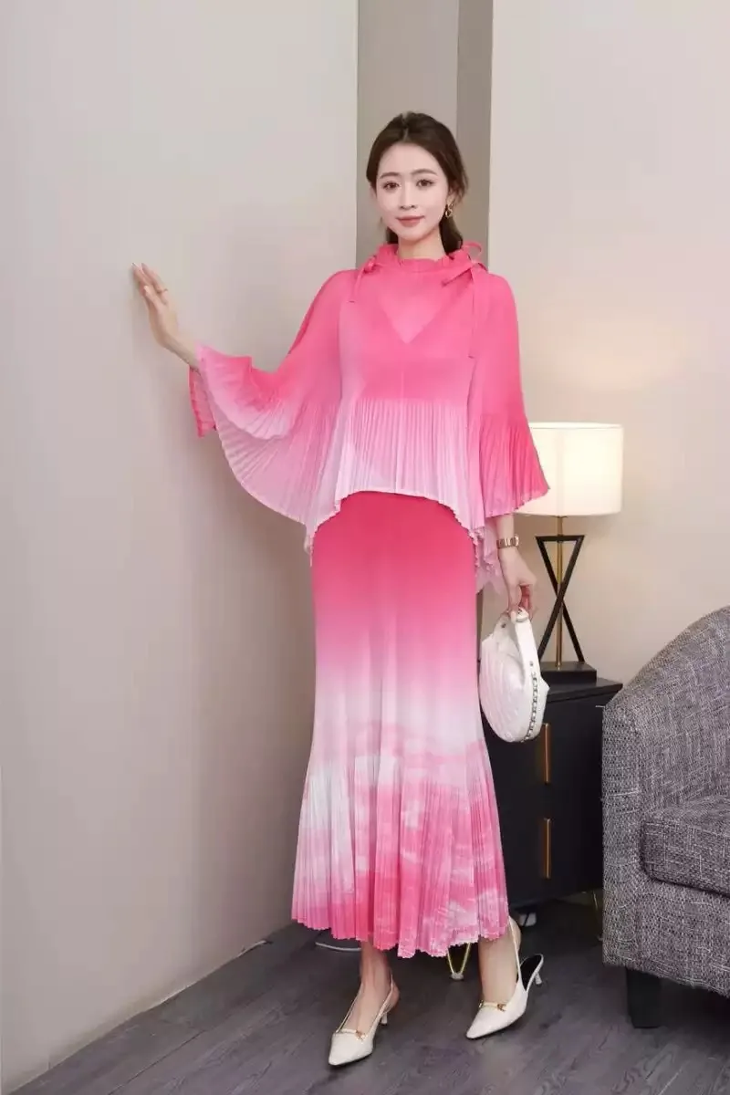 

Лето 2025 г., женский плиссированный наряд, топ с расклешенными рукавами и завязками, юбка-карандаш с рюшами, свободная праздничная одежда с винтажным принтом