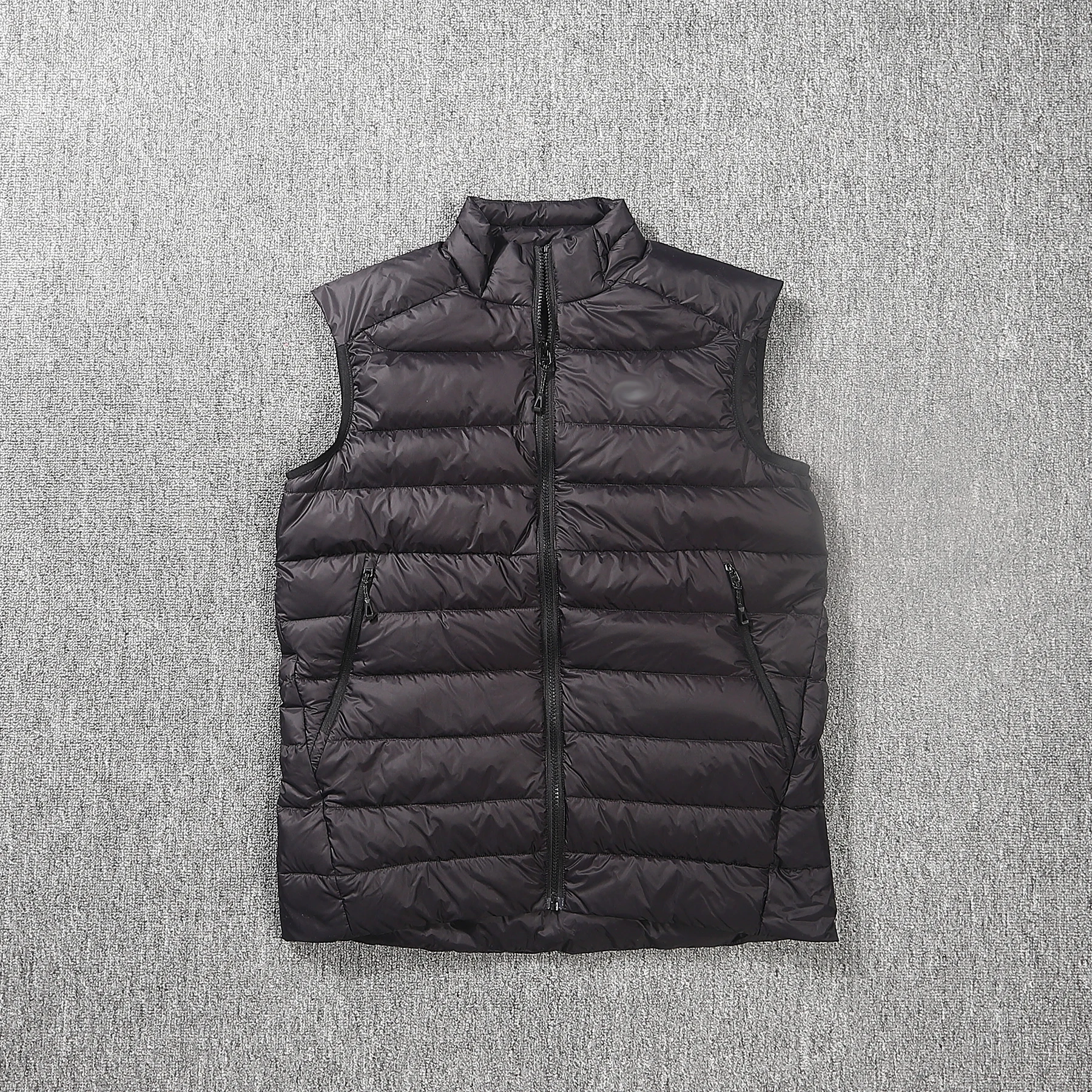 

Мужской зимний уличный пуховый жилет однотонного цвета с вышивкой, на белом гусином пуху, теплый, на молнии, модный, городской, стильный, молодежный жакет