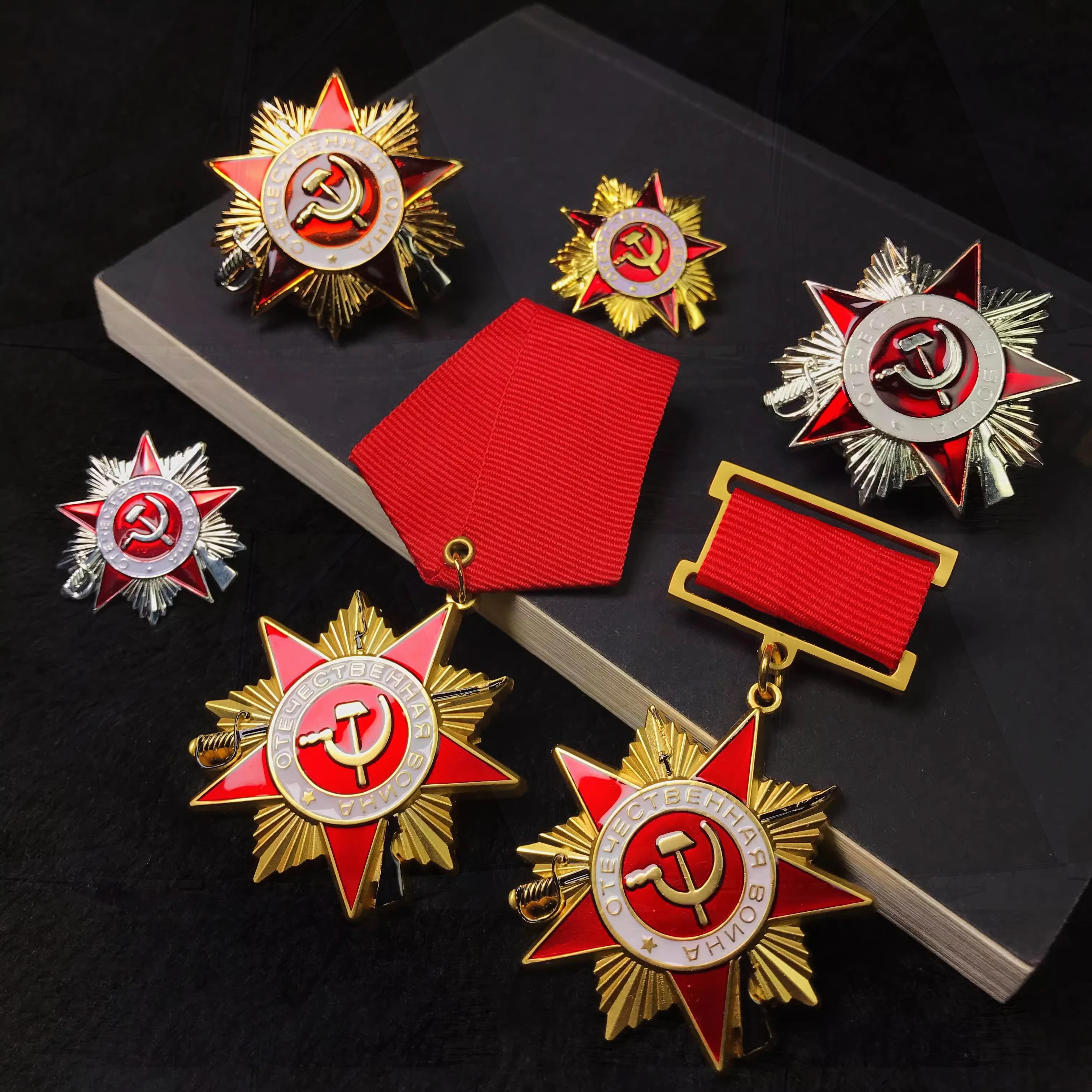 Soviet Medal, with a Brief Introduction to the Lenin Red Flag Hero Medal The Order of Patriotic States,