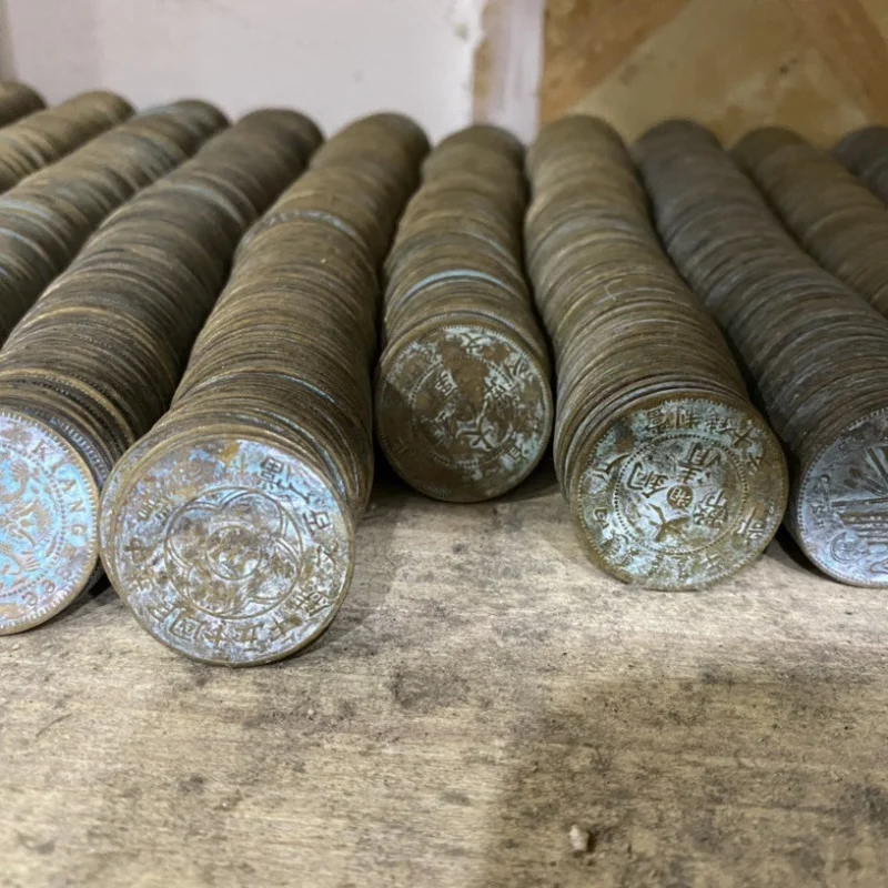 2.8cm Diameter Antique Collection Old Patina Silver Dollar Random Delivery