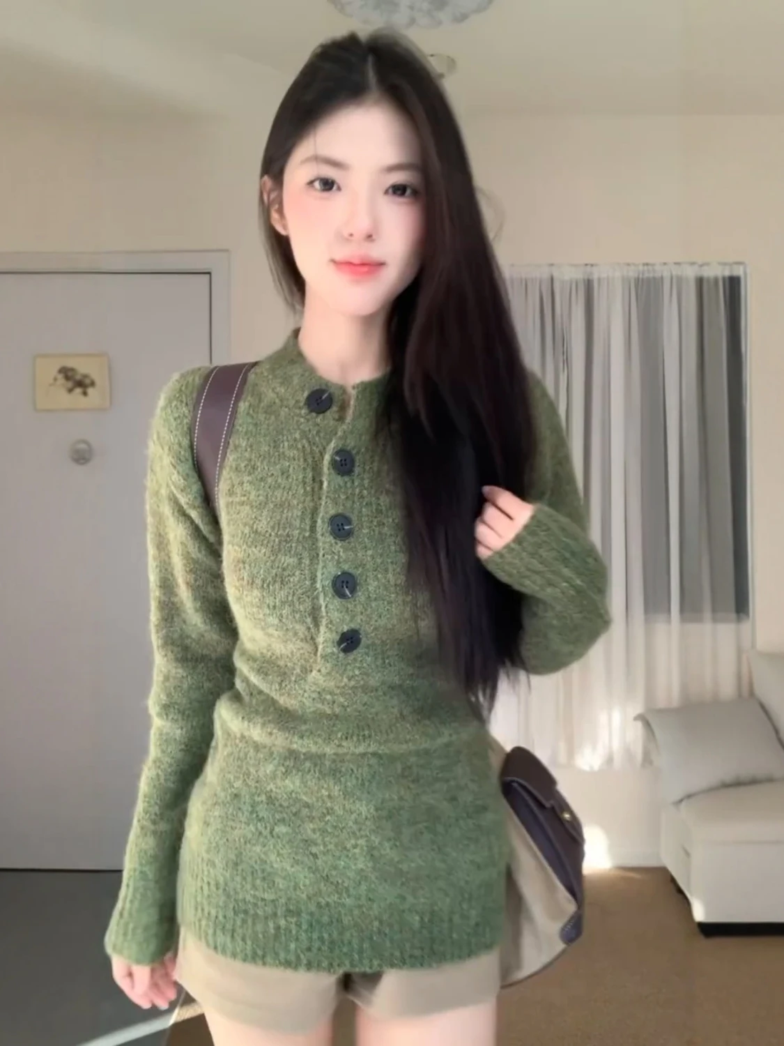 

Korean Sle Long Sve V-Ne Knitted Sweater Women's Autumn Winter High-End Feeling Can Be Worn outside Or inside Small Top
