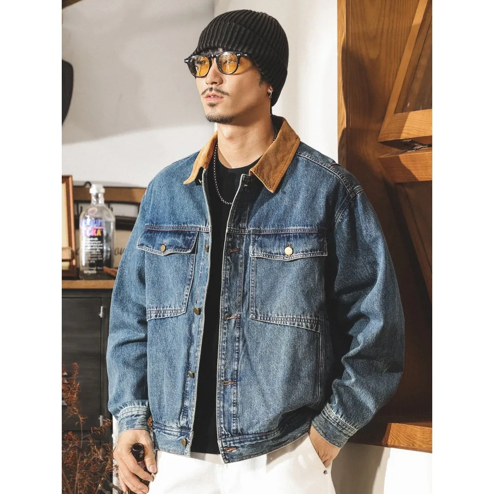 A classic retro denim jacket for men, a trendy, stylish and loose workwear jacket for spring and autumn