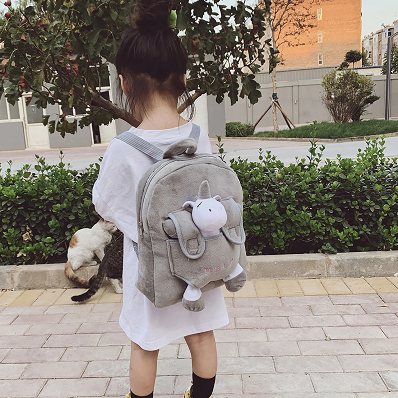 Thumbnail 3 - #7 Low Cost Kids Cartoon Shoulder Bags That Work