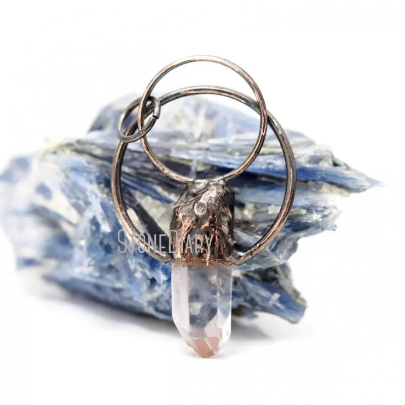 

PM42340 Clear Crystal Point Pendant Free Form Clear Quartz Healing Crystal Pendant Antique Copper Plated Hoop Gypsy Goth Jewelry