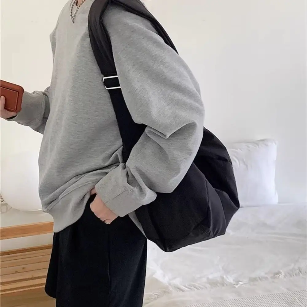 Borsa per gnocchi di grande capacità alla moda Borsa a tracolla in nylon tinta unita Borsa da viaggio leggera dal design plissettato