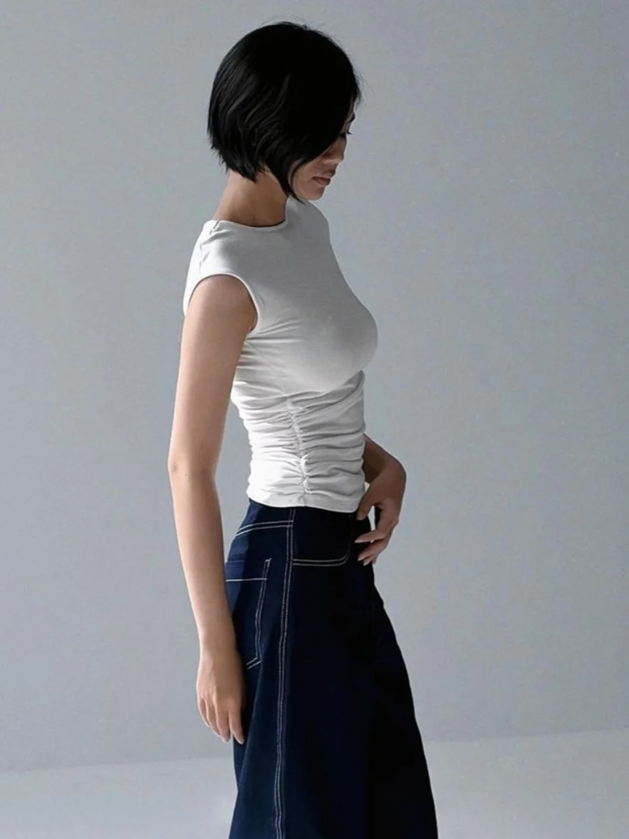 SUNDAYAM Spicy Girl White round Ne ort Sve T-irt Design Sense Pleated Slimming Base Layer Top Women's Faion