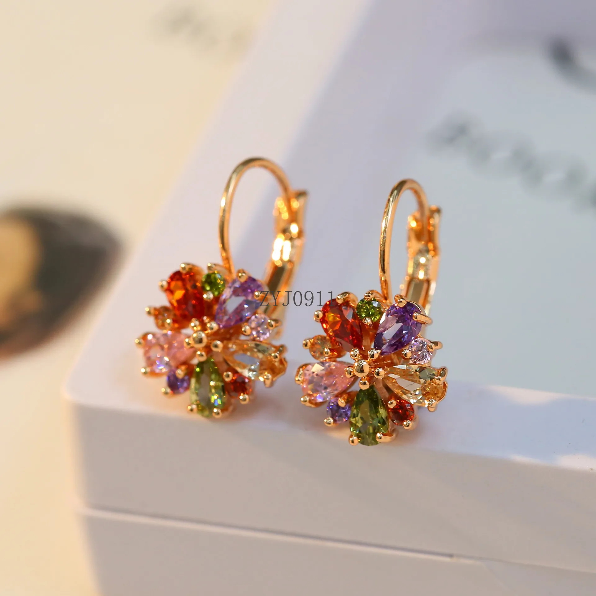 Pendientes de Color H, oro de 18 quilates, circonita, luz de lujo, chapado en oro rosa, flor de cristal, pendientes de gemas de alta gama, temperamento