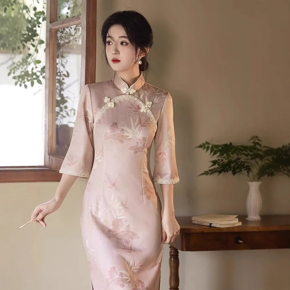 

2025 Women Pink Cheongsam New Chinese Style Improved Qipao Long Sleeve Vintage Style Autumn Floral Elegant Lace Long Dresses