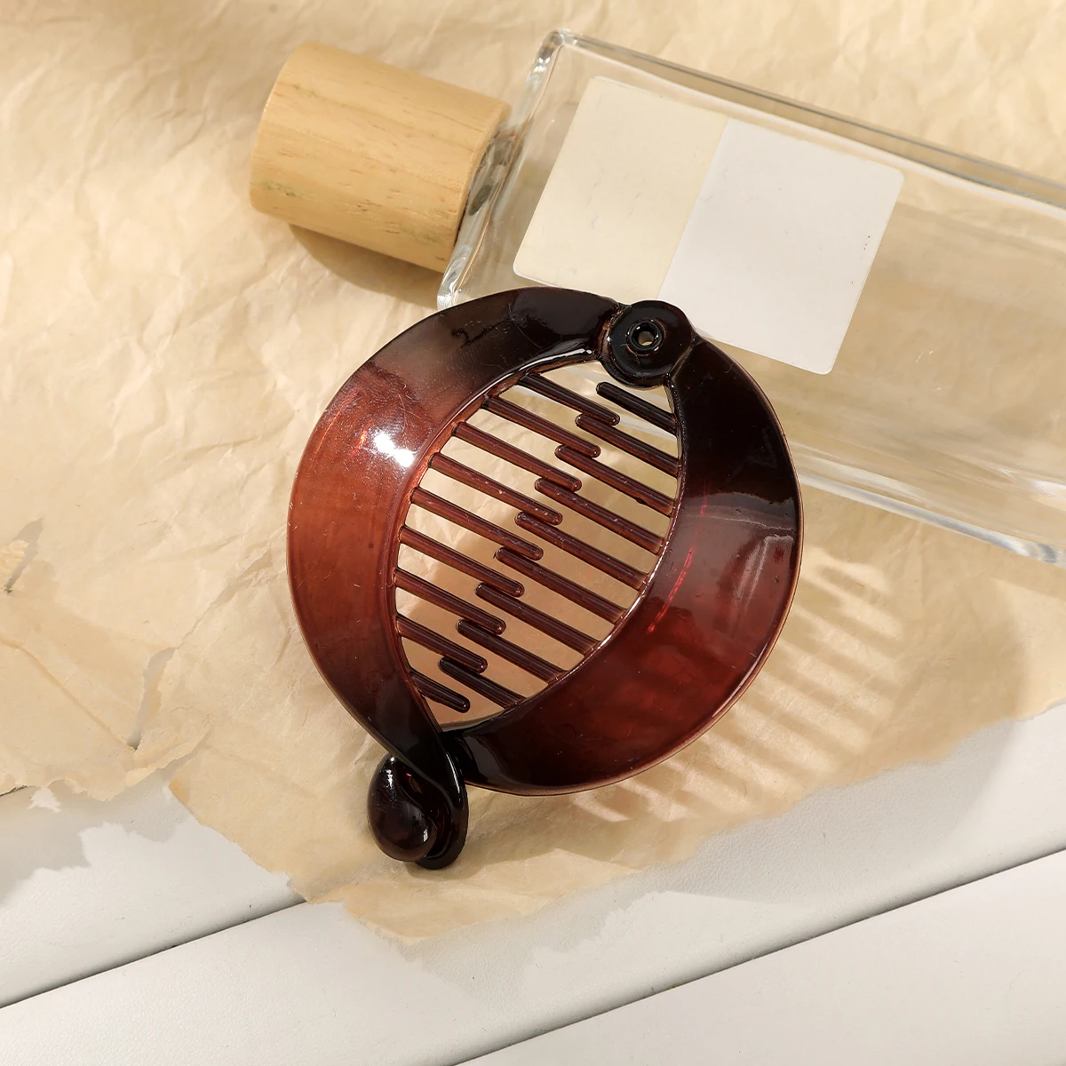 AWAYTR Summer Pearl Fish Clip Hairpin Fashion Ponytail Hairpin Minimalistyczne kobiety Solid Color Banana Clip Hairpin Banana Clip