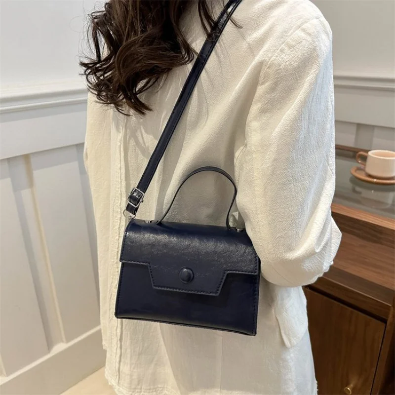 

Женская сумка через плечо премиум-класса, изготовленная из атласной кожи, легкая, мягкая, элитная, винтажная, в стиле Париж, повседневный вид ​