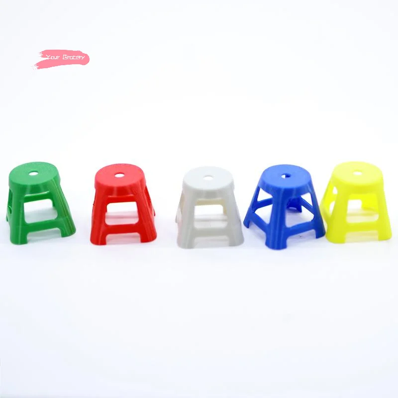 5 個ミニチュアプラスチックスツール小さな椅子モデルセット 1/12 スケールドールハウス家具ドールハウスの装飾ごっこ遊びおもちゃ