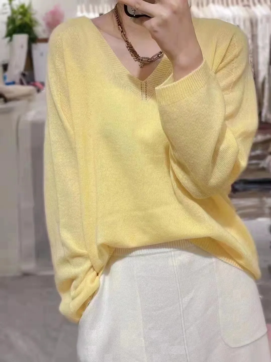 High-end yellow 100% cashmere knitwear women\'s V-neck loose sweater Fall/winter Merino wool base