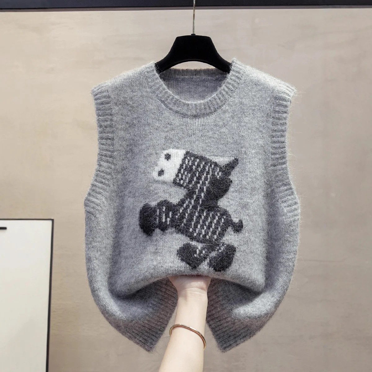 เสื้อกั๊กถักลายโพนี่ย้อนยุค คอกลม สำหรับผู้หญิง ใส่ได้ในฤดูใบไม้ร่วงและฤดูหนาว เนื้อผ้านุ่มลื่น ดีไซน์แบบไม่มีแขน