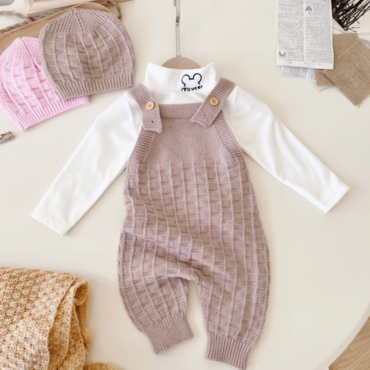 Hot selling autumn and winter season new sweater baby solid color suspender jumpsuit+hat set cute newborn