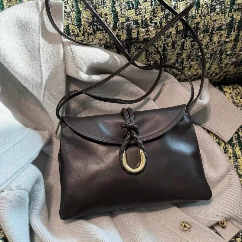 

2025 New Envelope Saddle Shoulder Bags Women Brand Designer Metal Decoration Messenger Bags Genuine Leather Armpit Bag Handbags