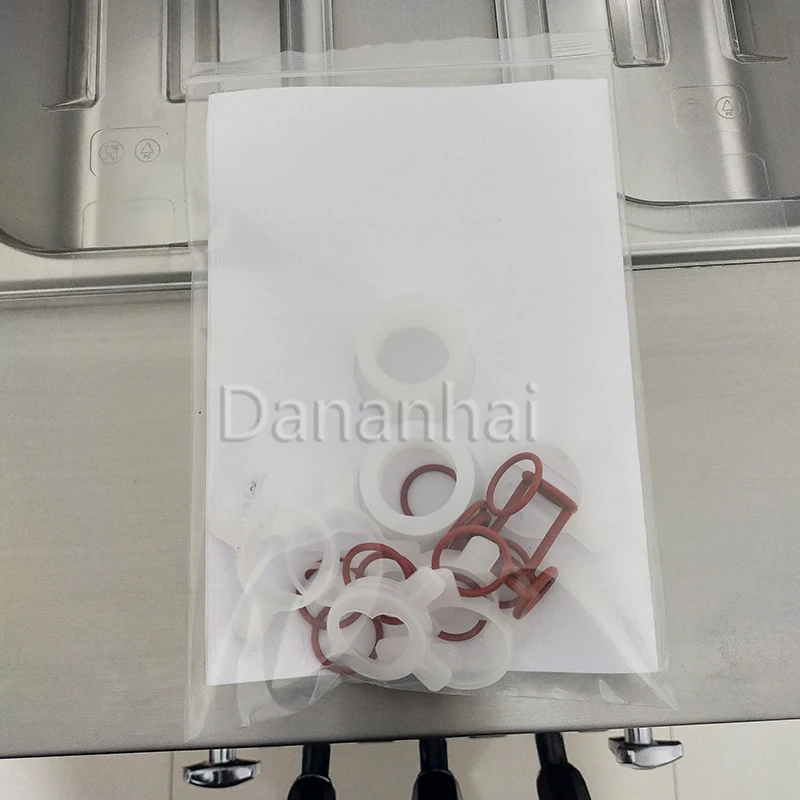 

Коммерческая машина для мягкого мороженого с 3 головками, настольная, из нержавеющей стали, для приготовления замороженного йогурта, для бизнеса