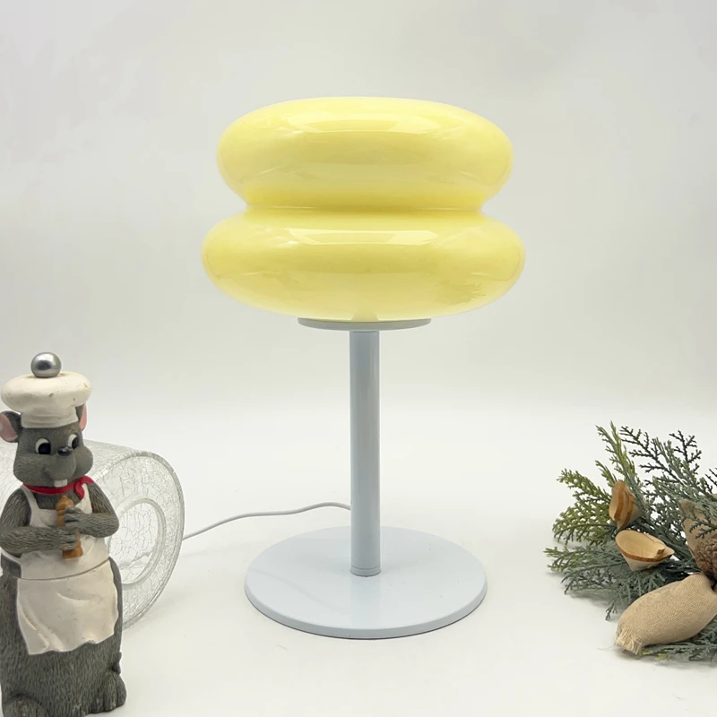 

The Minimalist and Creative Design of The Hamburger Shape Glass Three-color LED Desk Lamp is Suitable for The Bedroom