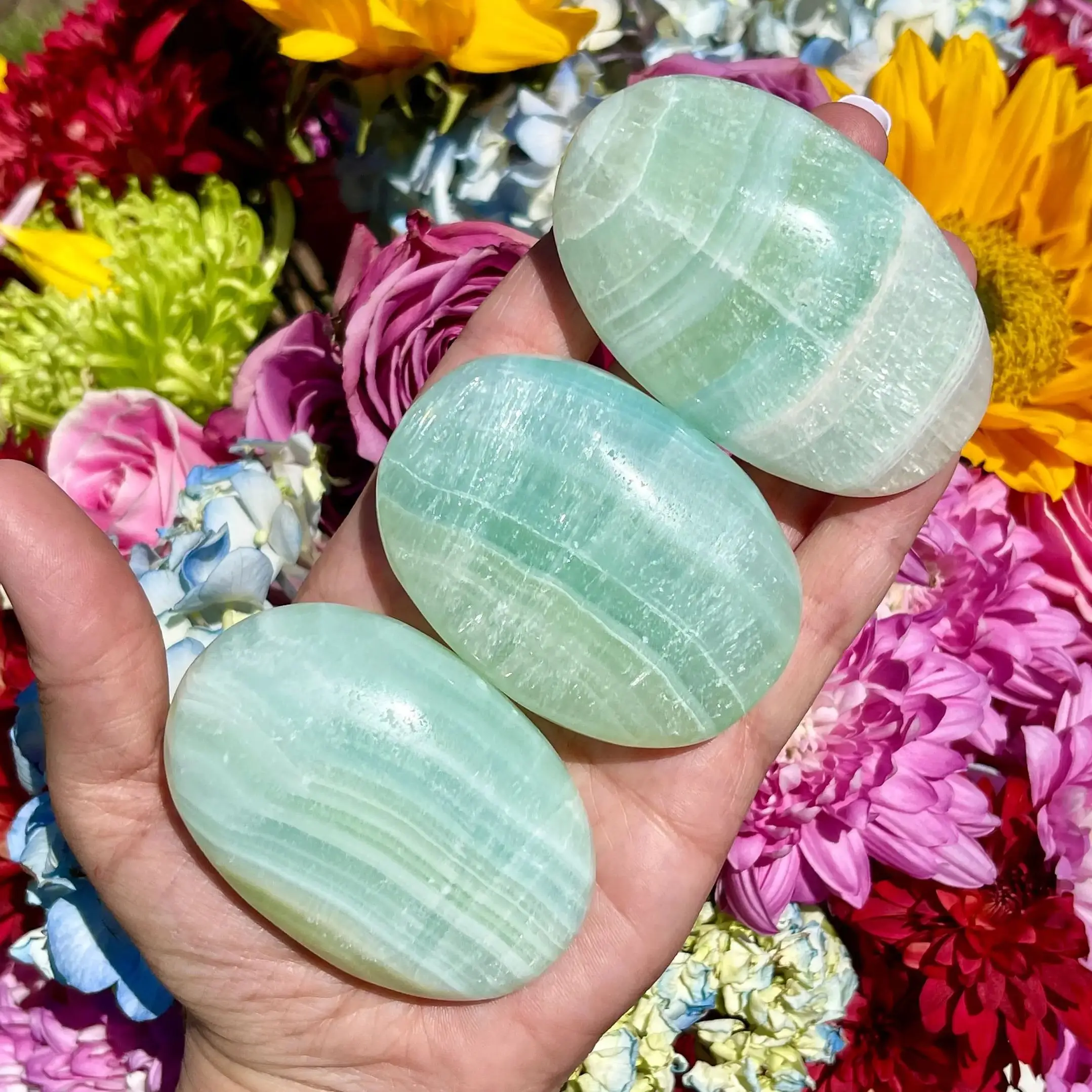 1pc Caribbean Calcite Palm Stone, Unique Crystal Gift for Home & Office Decor, Perfect for Christmas, Valentine's Day Gifts