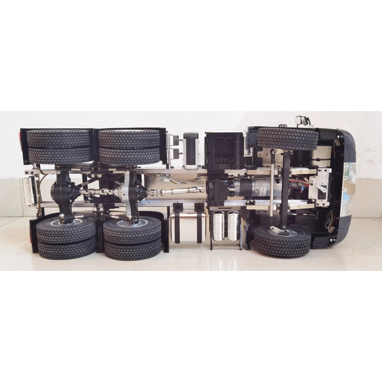 مزدوج E 6x4 RC مقطورة 1/14 E0130 RC جرار سبيكة محاكاة نموذج اللعب RTR مع لعبة سيارة التحكم عن بعد الهندسية الخفيفة