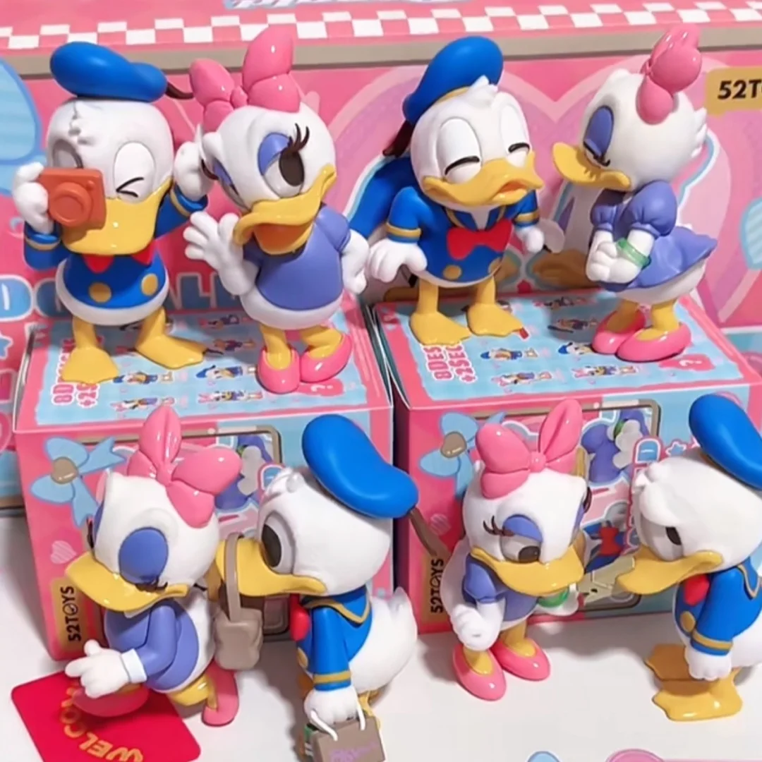 

Genuine Donald Duck With Daisy Series Blind Box Mystery Box Trendy Doll Decoration Collection Figure Creative Toys Girl Gift