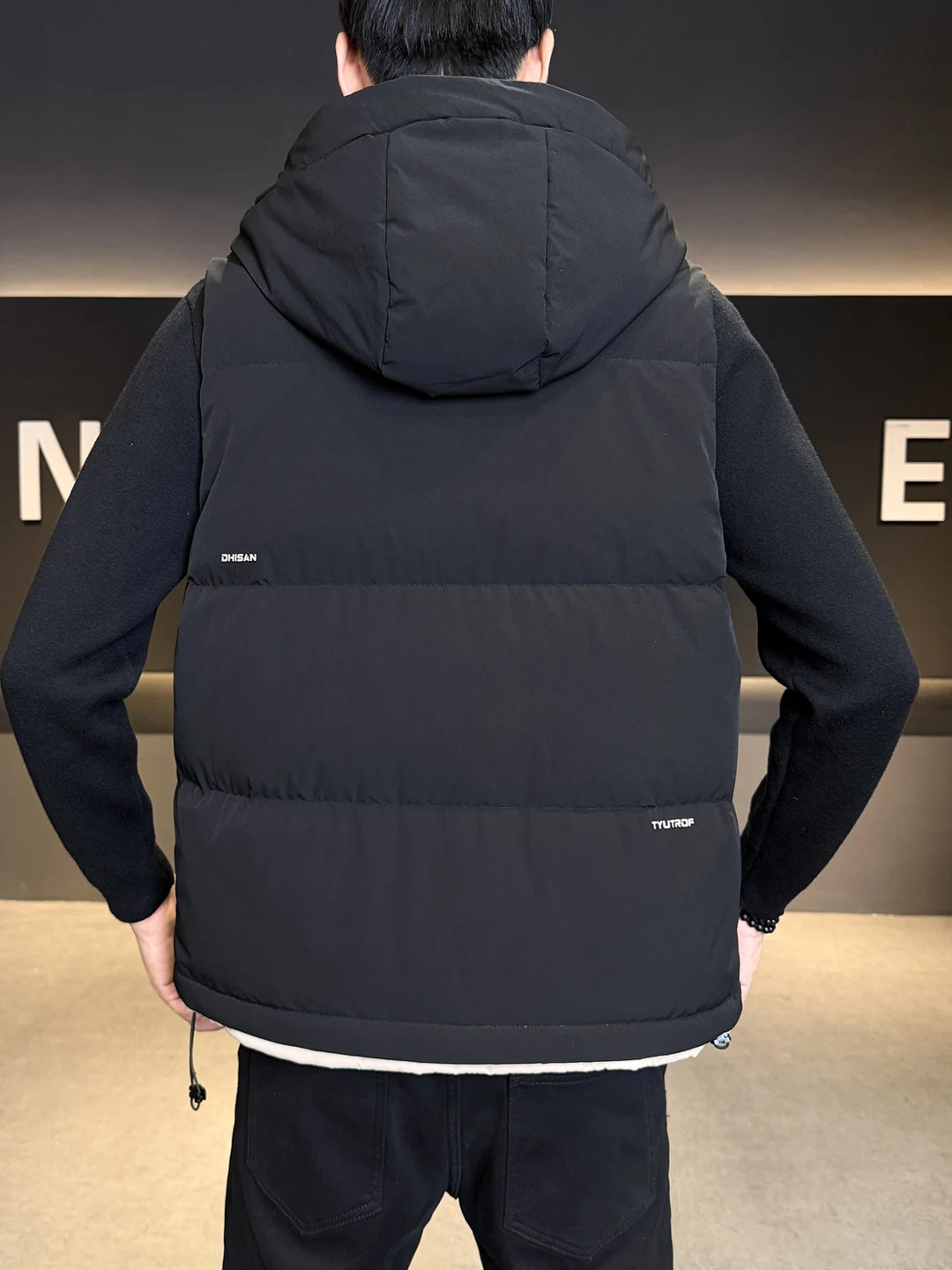 

Мужской повседневный пуховый жилет с капюшоном, осенне-зимняя верхняя одежда, модный, с наплечными вставками, наполнитель из полиэфирного волокна и пуха