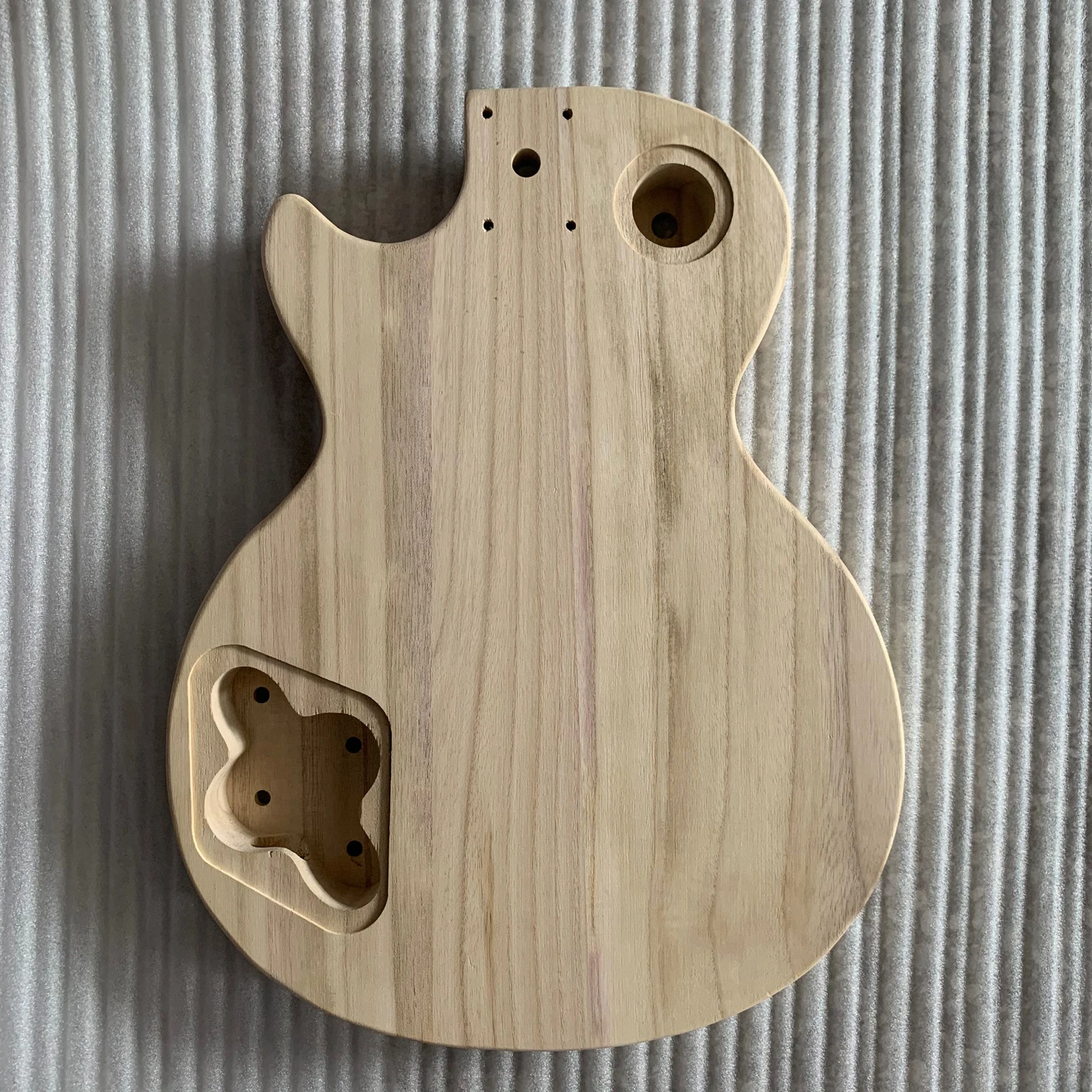 Unfinished Electric Guitar Body Maple Wood Blank Guitar Barrel for PB Style Bass Guitars DIY Parts