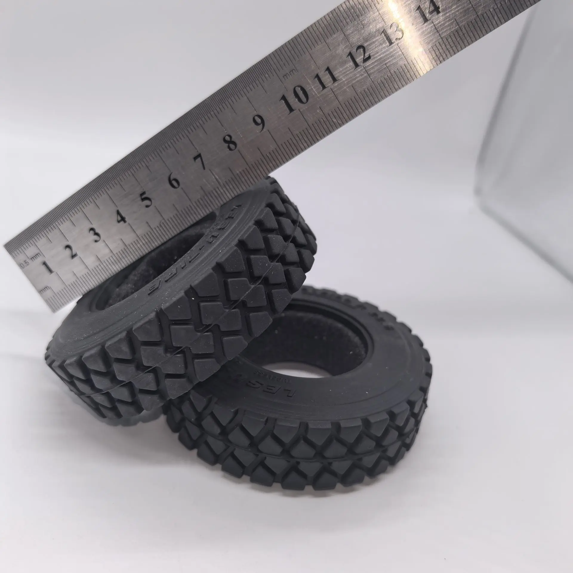 Lesu für 1/14 Truck Tamiya Trailhead Gravel Reifenhaut Schlamm-Kipper 85mm Durchmesser Reifenmodell RC-Zubehör – Detail 7