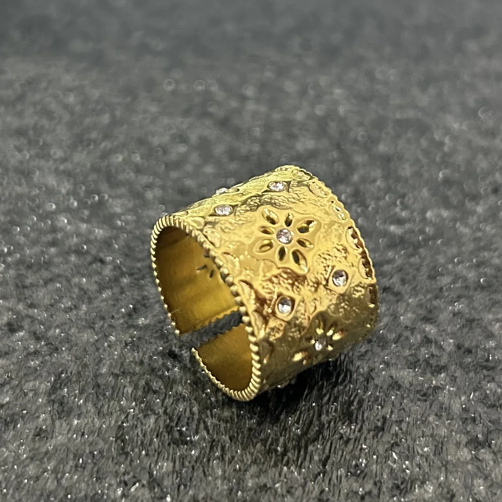 Wide Edge Ring Plated with 18K Gold French Vintage Palace Style Titanium Steel  Zircon Inlaid Carved Texture Ornament Jewelry