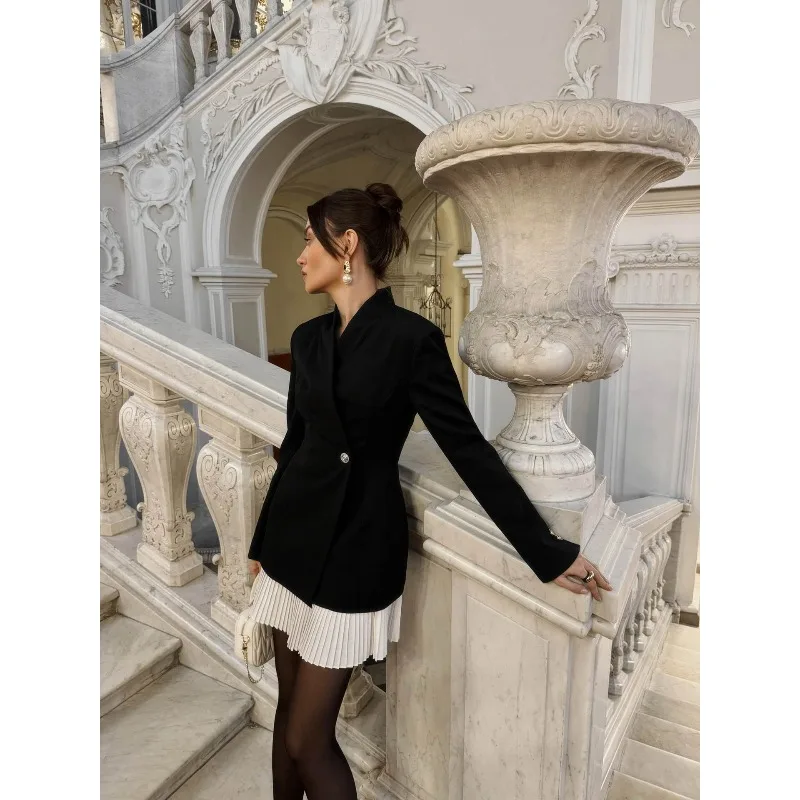 القمم الفرنسية تصميم عالي تحسس بدلة صغيرة غير رسمية جديدة متعددة الاستخدامات سترة الربط تنورة السترة موضة معطف أزياء شارع العليا