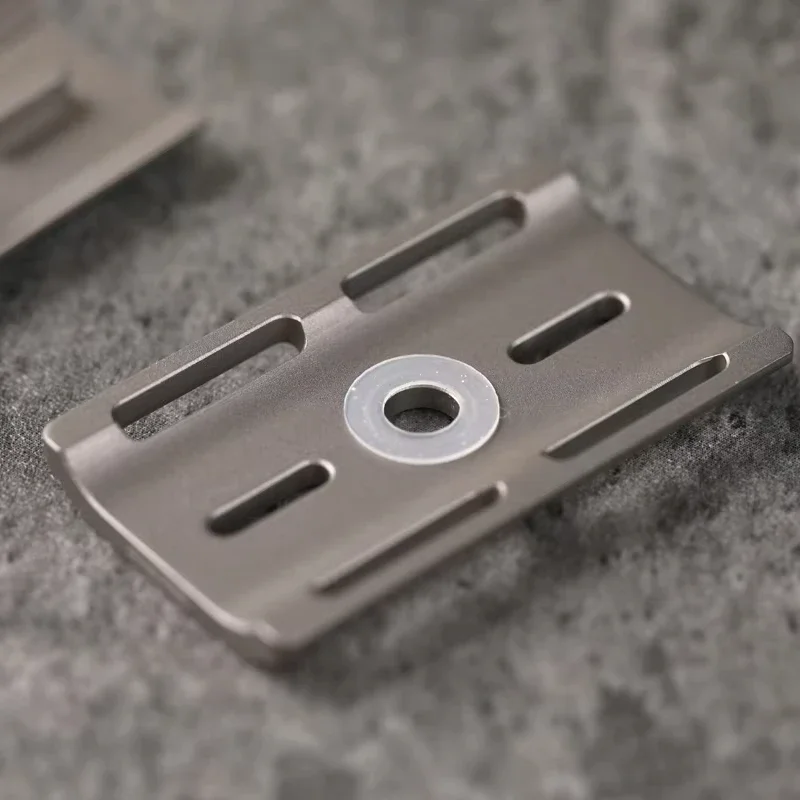 Yaqi Hochwertiger, leichter Rasierer aus Titan / Herren-Rasierseife für tragbare Rasur, Reinigung, Bart und Sauberkeit