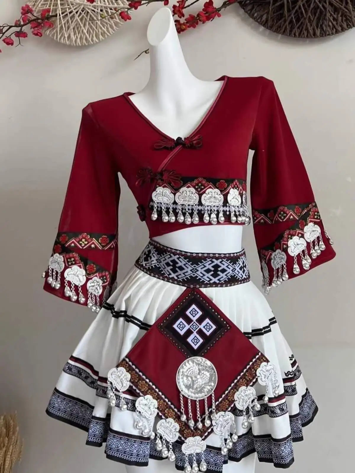 

New Wine Red Short Miao Ethnic Minority Costume Travel Photography Yunnan New Style Performance Costume Art Exam