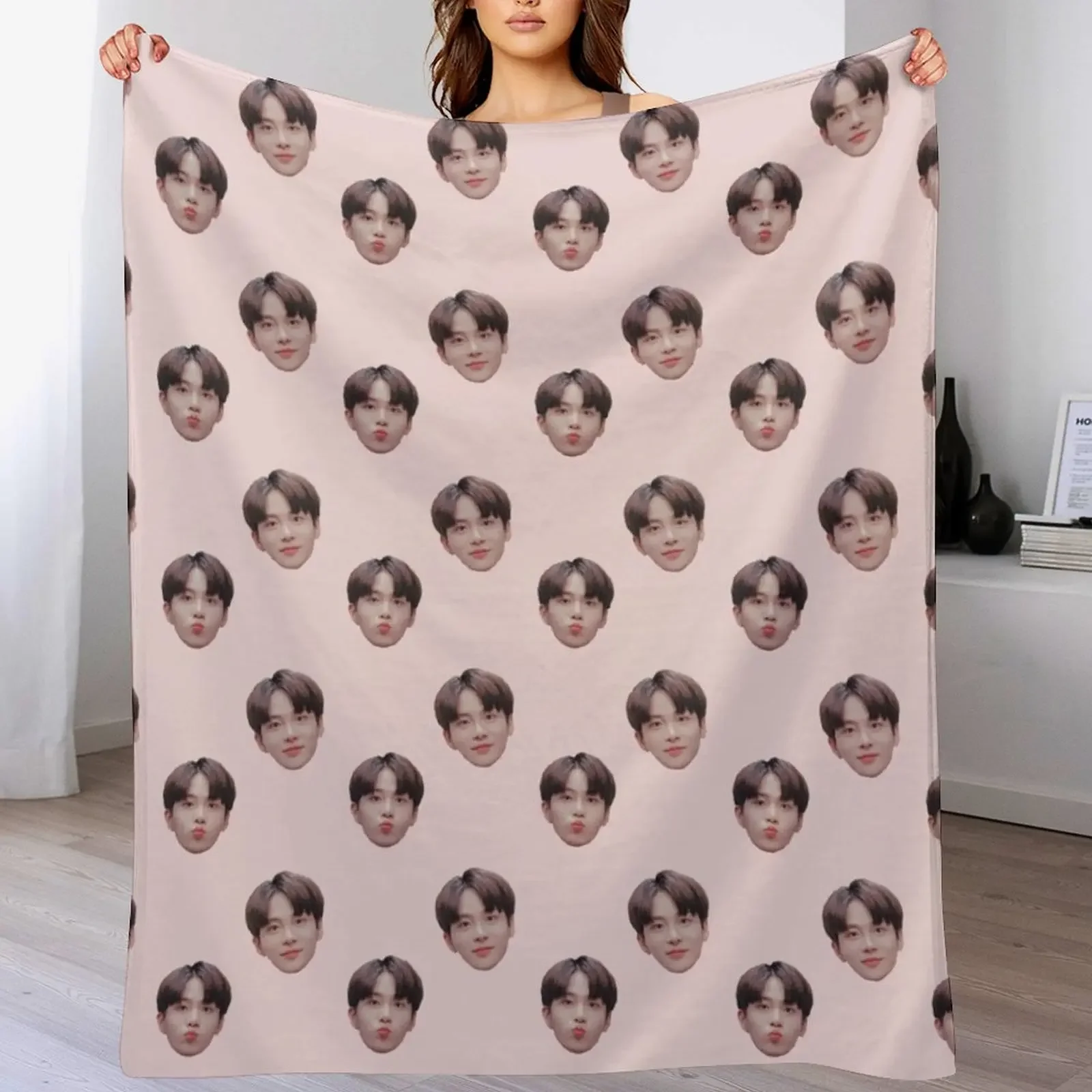 Ateez Jongho Head Pattern Bright Pink Throw Blanket Stuffeds Warm Blankets