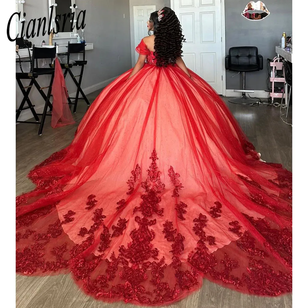 فساتين Quinceanera حمراء مزينة بدانتيل مطرز ذهبي ، فستان حلو 16 ، فستان الأميرة ، المكسيكي 15 سنة