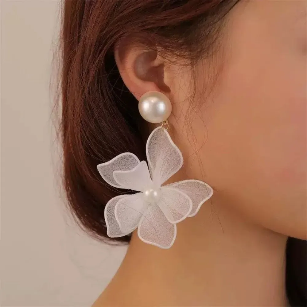 French Style Sweet Mesh Flower Dangle Earrings Pearl Elegant Beach Earrings Women Ear Jewelry Petals Stud Earrings Seaside