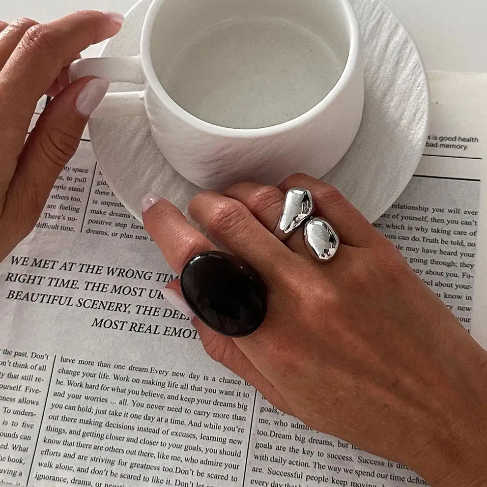 PuRui Retro Punk Glatte Wasser Tropfen Ringe Frauen Kreative Einzigartige Breite Dicke Harz Finger Ring Mode Schmuck Zubehör 2026 Neue