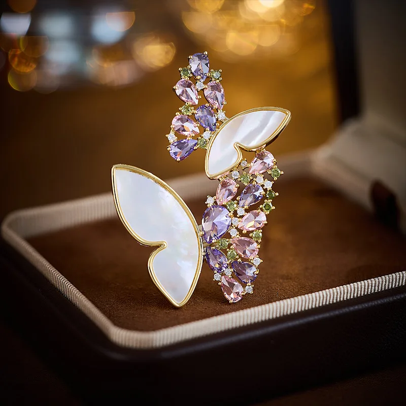 

New Natural Shell Copper Inlaid Zircon Butterfly Brooch Luxurious Elegant High-end Suit Jacket Pin Accessory Brooch